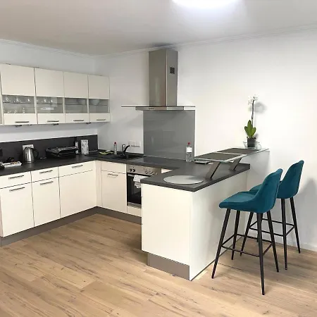 Exklusive 104 M2 Direkt Am Rhein 1 Km Von Der Messe Appartement *