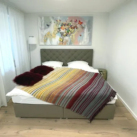 Exklusive 104 M2 Direkt Am Rhein 1 Km Von Der Messe Düsseldorf