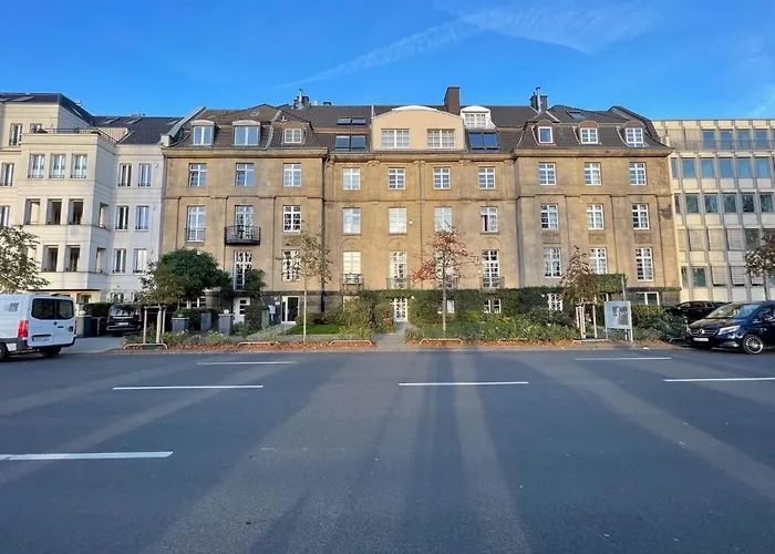 Exklusive 104 M2 Direkt Am Rhein 1 Km Von Der Messe *